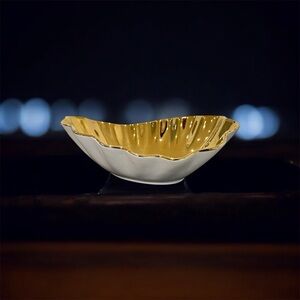 Strawberry Street Gold Clam Shell Pair Of Oval Porcelain Serving Bowls 12”x8”x4”